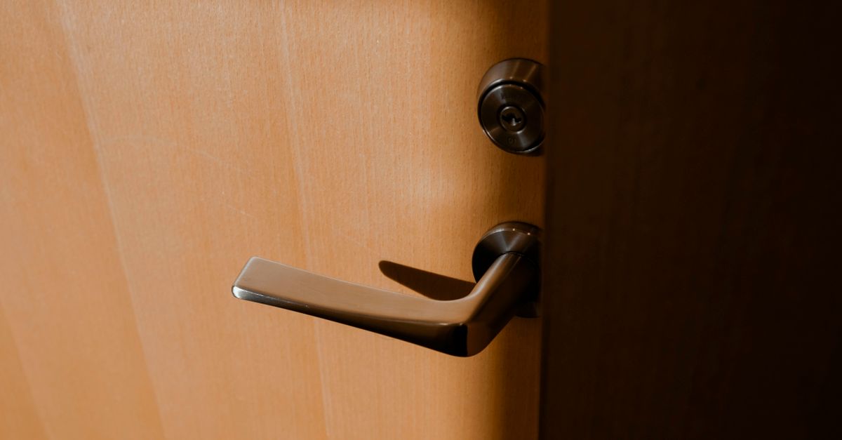 Door Knob Lock Replacement — Elizabeth NJ Locksmith