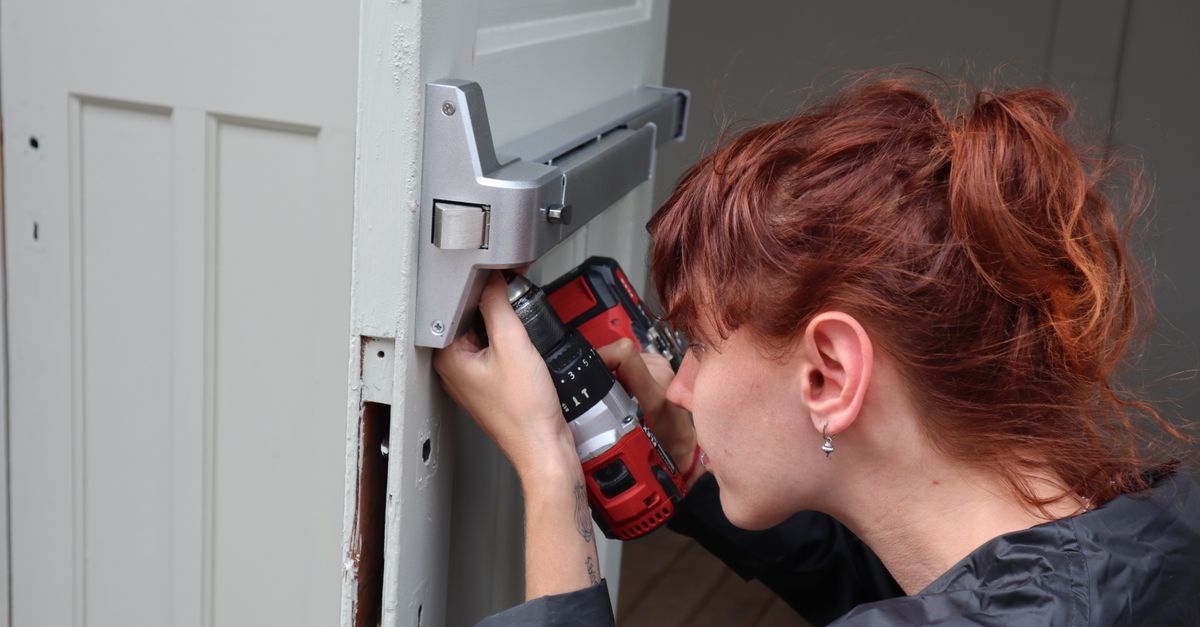 locksmith service technician — Elizabeth NJ Locksmith